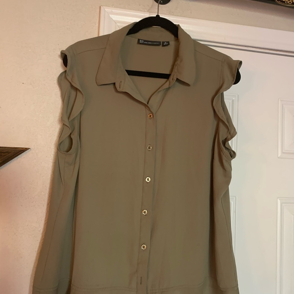 Cute sleeveless blouse